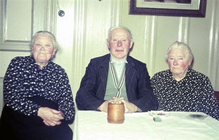 25. Micha Simonsen und Alma und Clara